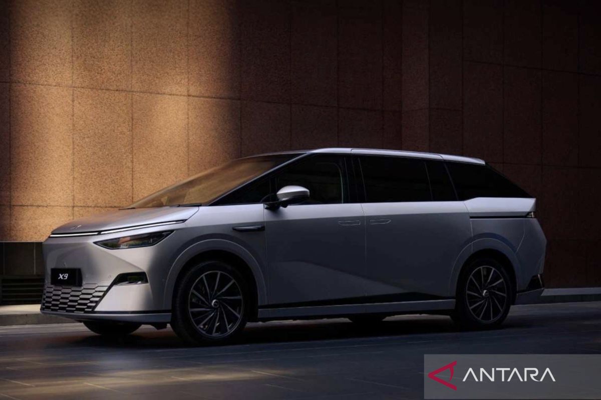 XPeng luncurkan X9 EV dengan sistem kemudi roda belakang dan 3 chip AI