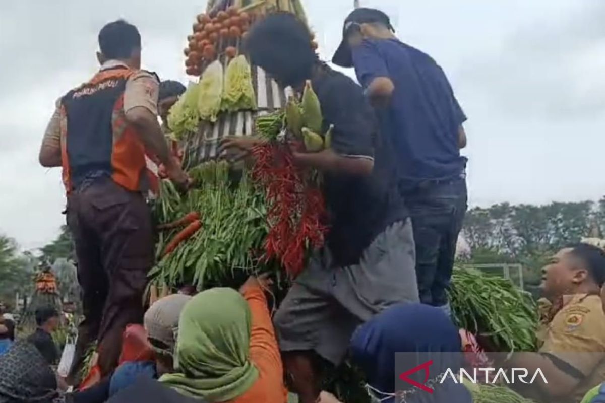 Bupati: 21 gunungan warnai hari jadi tiga abad Grobogan disertai harapan & doa