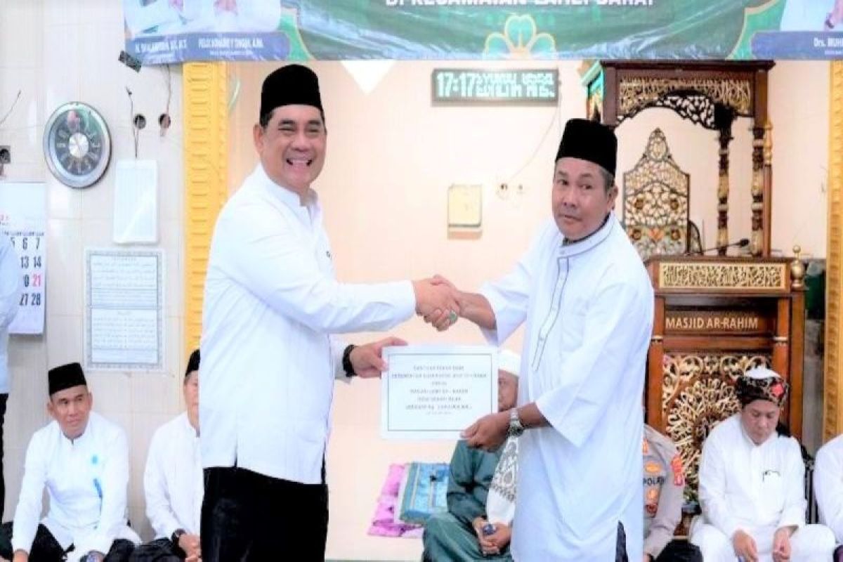 Bupati Barito Utara berikan Rp1 miliar untuk Masjid Ar Rahim Benao