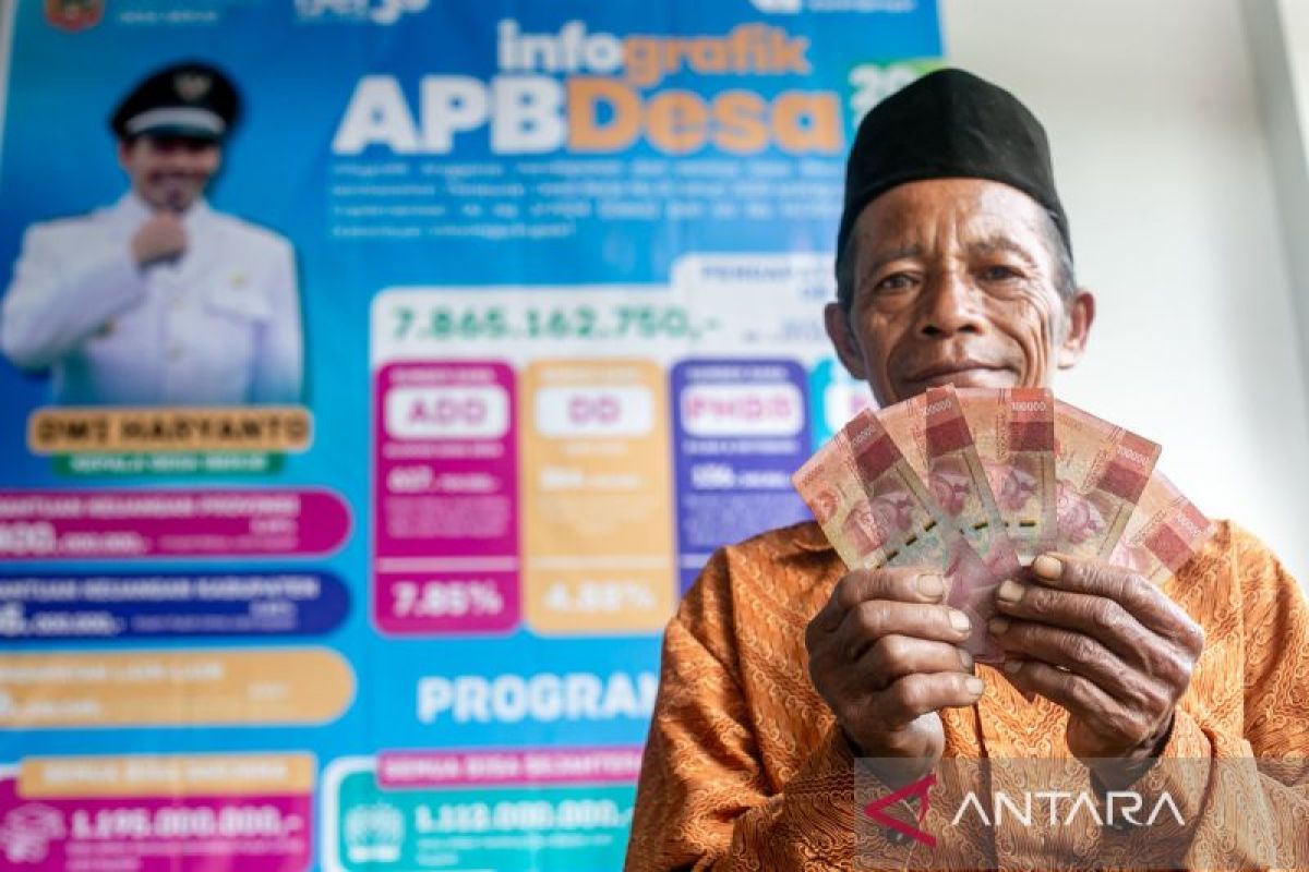 Bumdes Berjo salurkan THR kepada 1.446 kepala keluarga