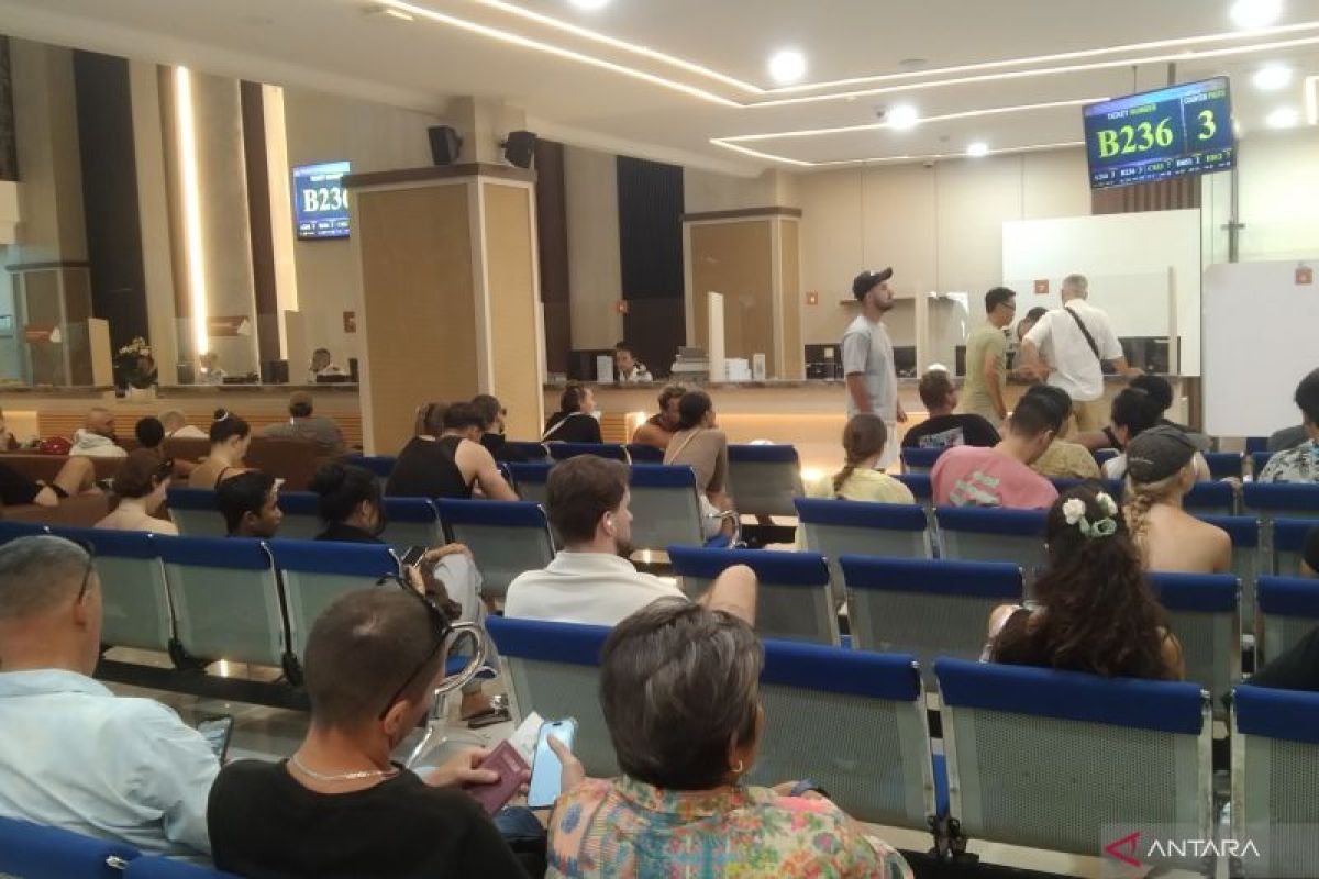 Imigrasi Bali tambah personel layani izin darurat WNA