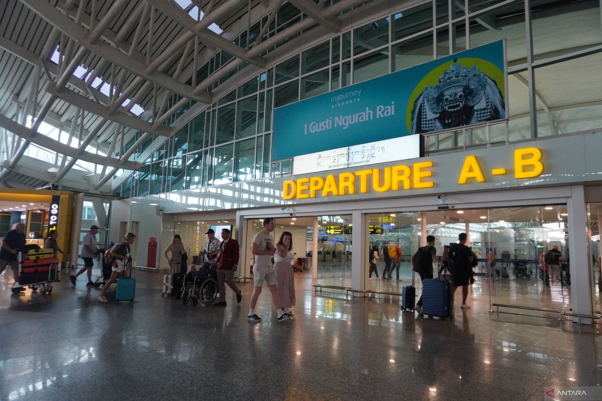 Bandara Bali melaporkan 35 penerbangan batal dampak konflik di Timteng