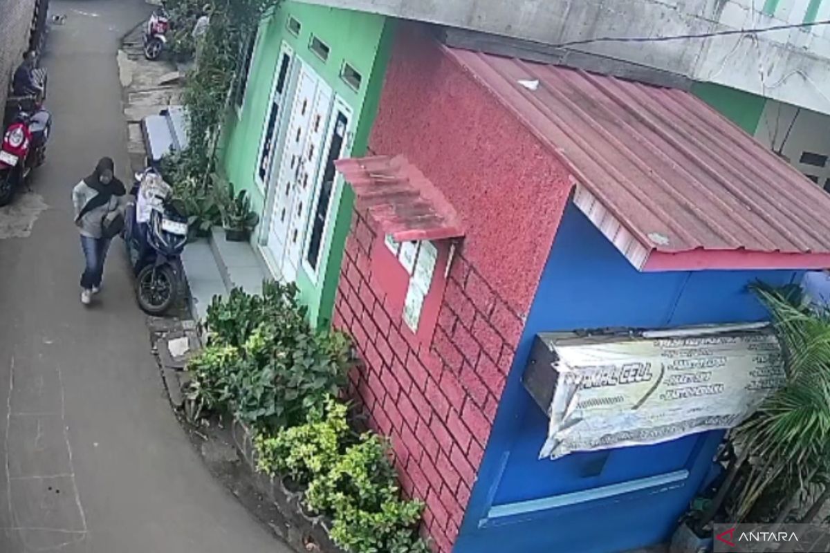 Modus jadi pelayat, perempuan curi uang takziah di Jaktim