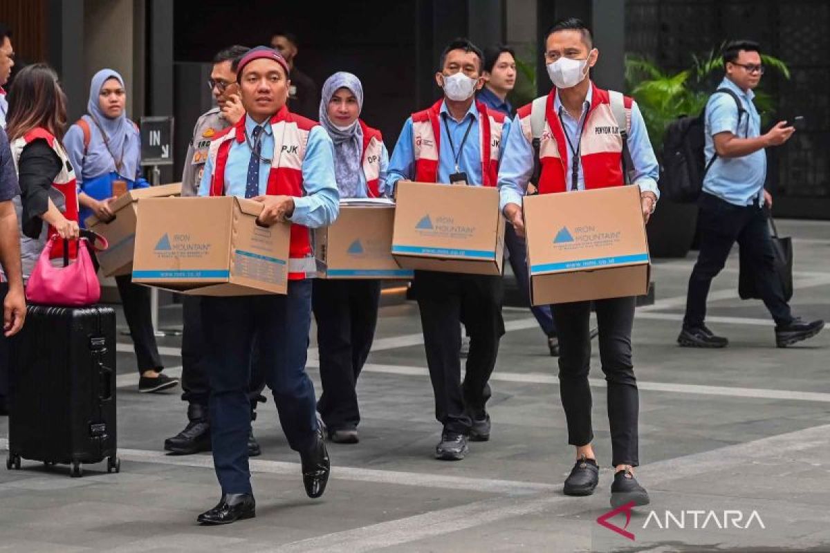 Tim penyidik OJK geledahan kantor PT MASI terkait kasus dugaan manipulasi penawaran saham perdana