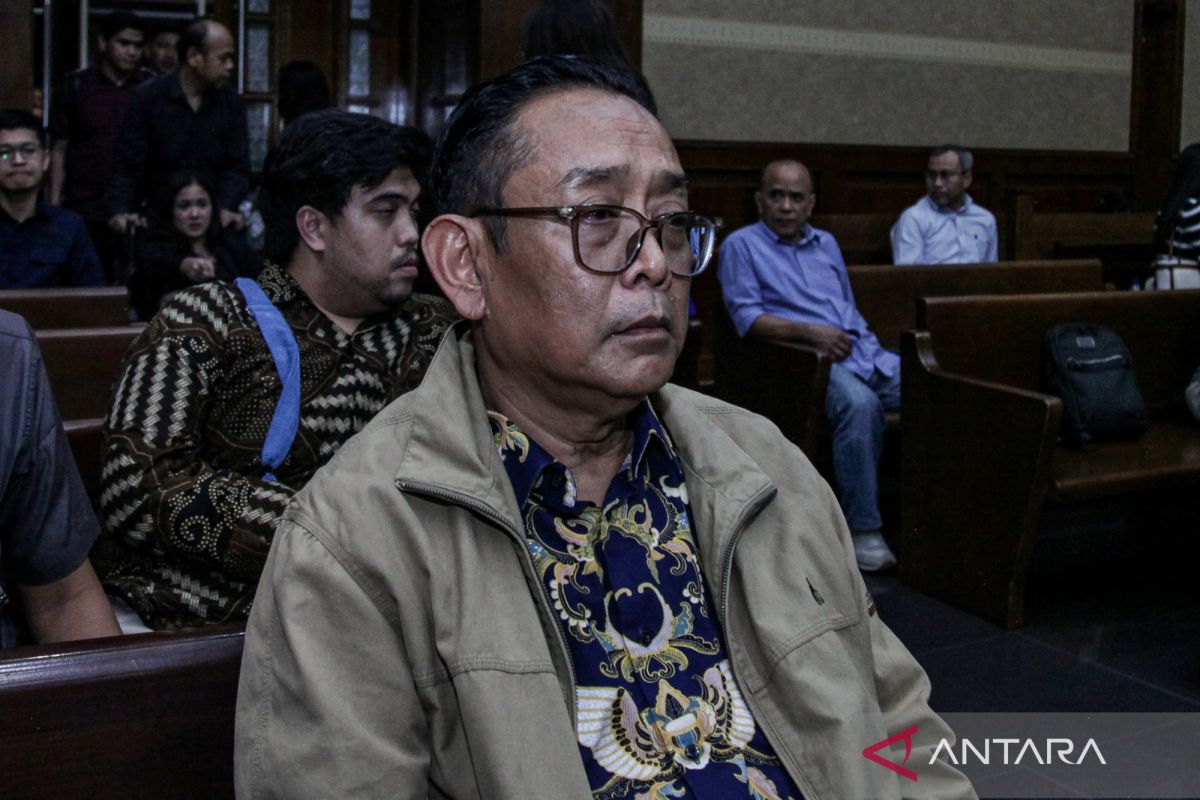 Tiga terdakwa perintangan penegakan hukum kasus korupsi divonis bebas