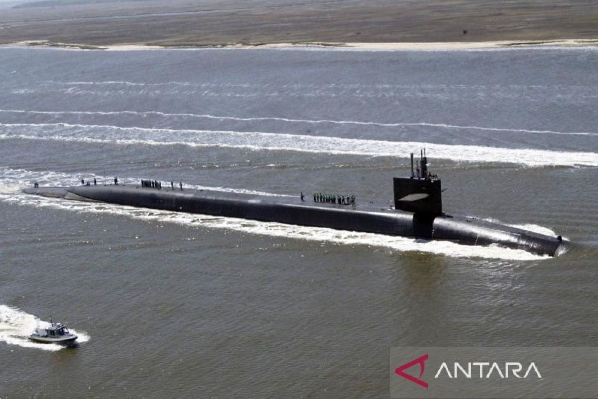 Kapal selam AS tenggelamkan kapal tempur Iran di Samudera Hindia