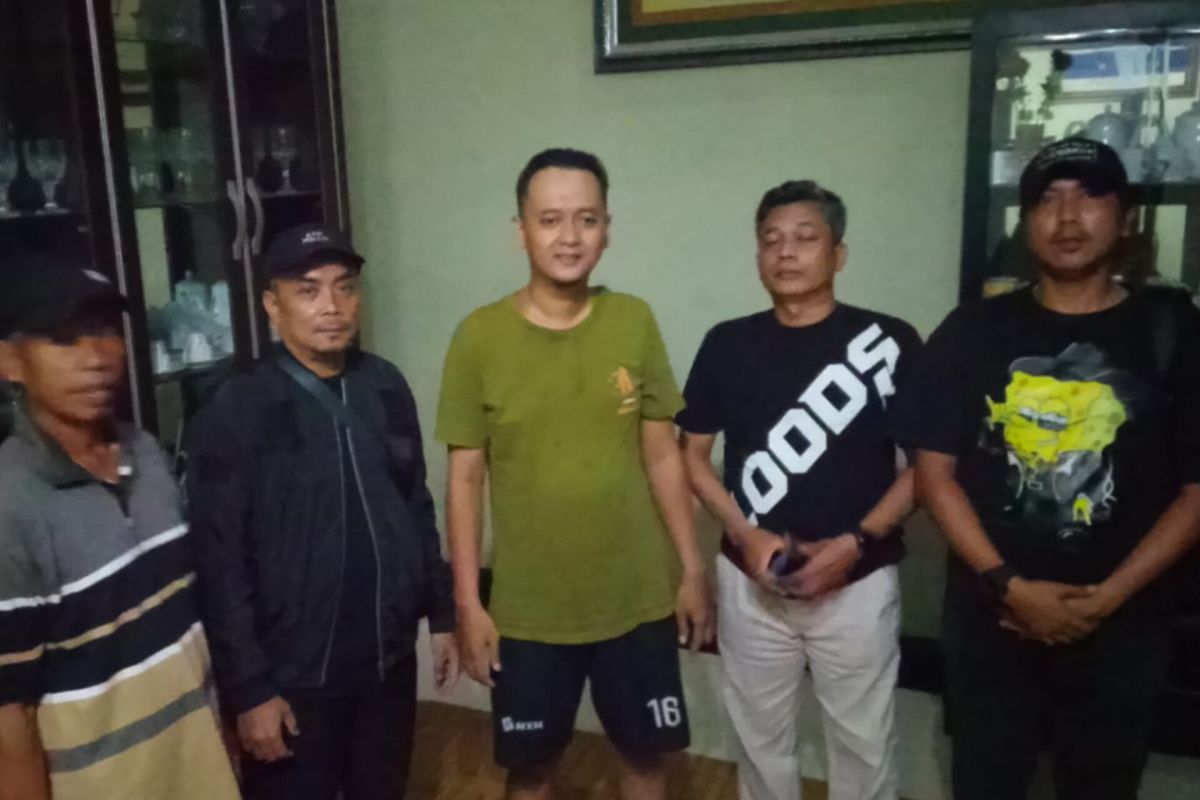 Penempel stiker judol di Pesanggrahan dibayar Rp100 ribu sekali sebar