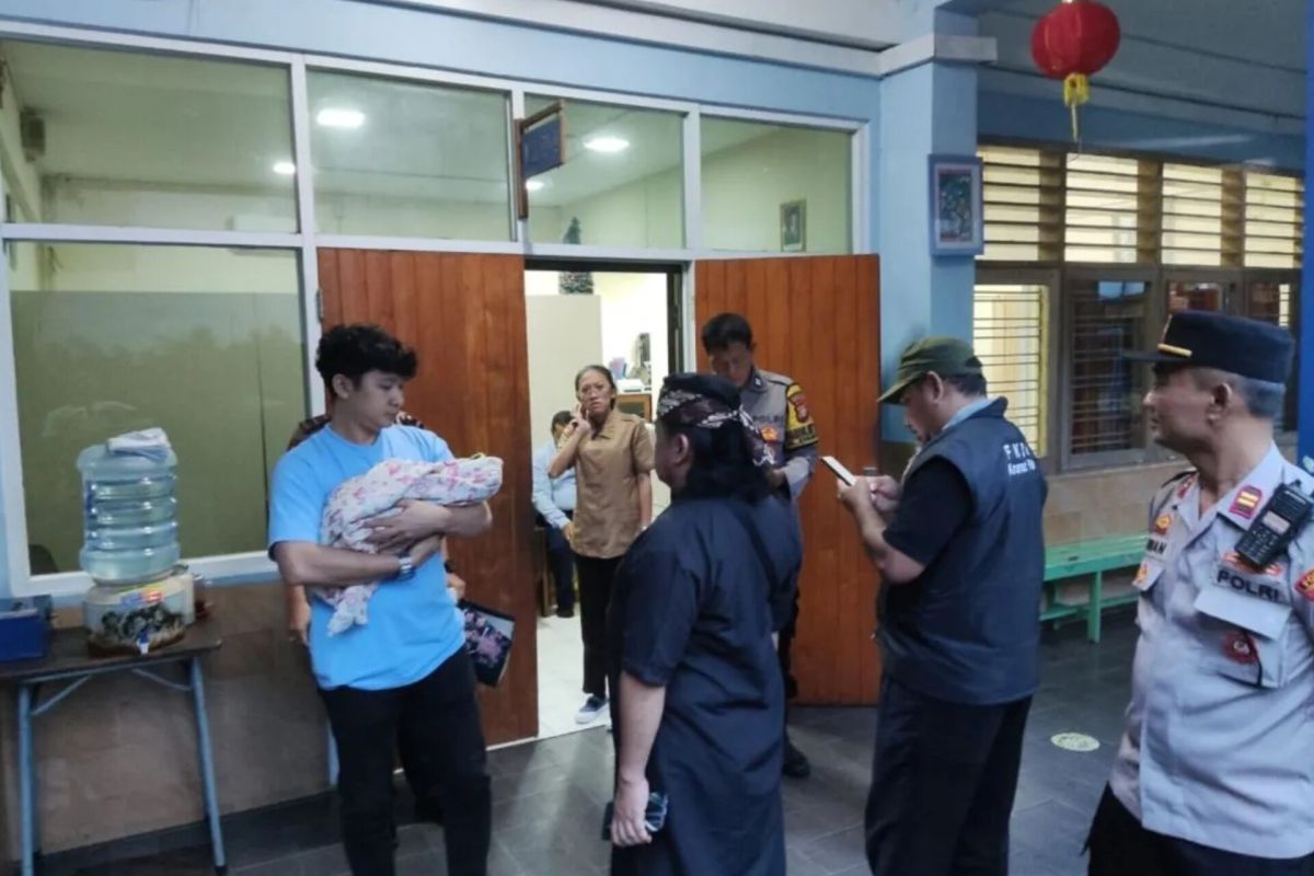 Polisi: bayi yang ditemukan di Kebayoran Baru ternyata masih berumur 7 hari