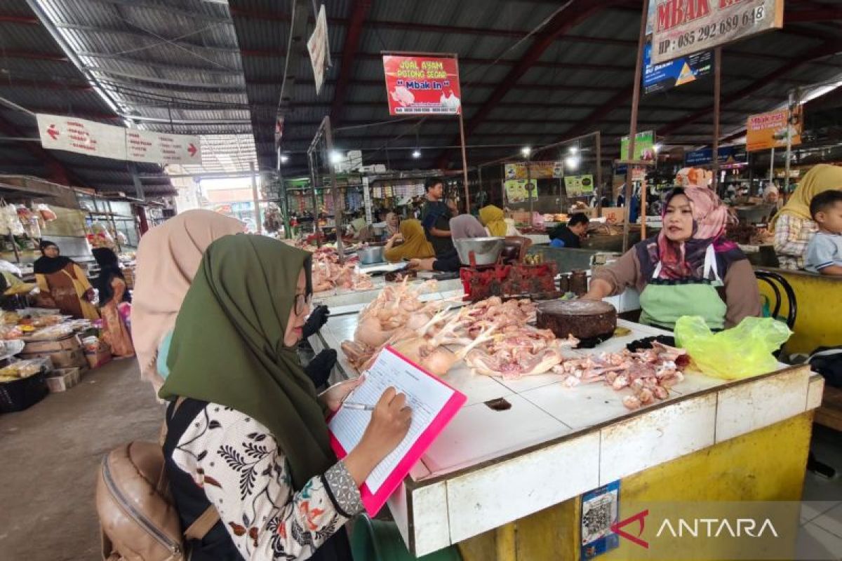 DKPPP Temanggung melakukan monitoring peredaran daging di pasar