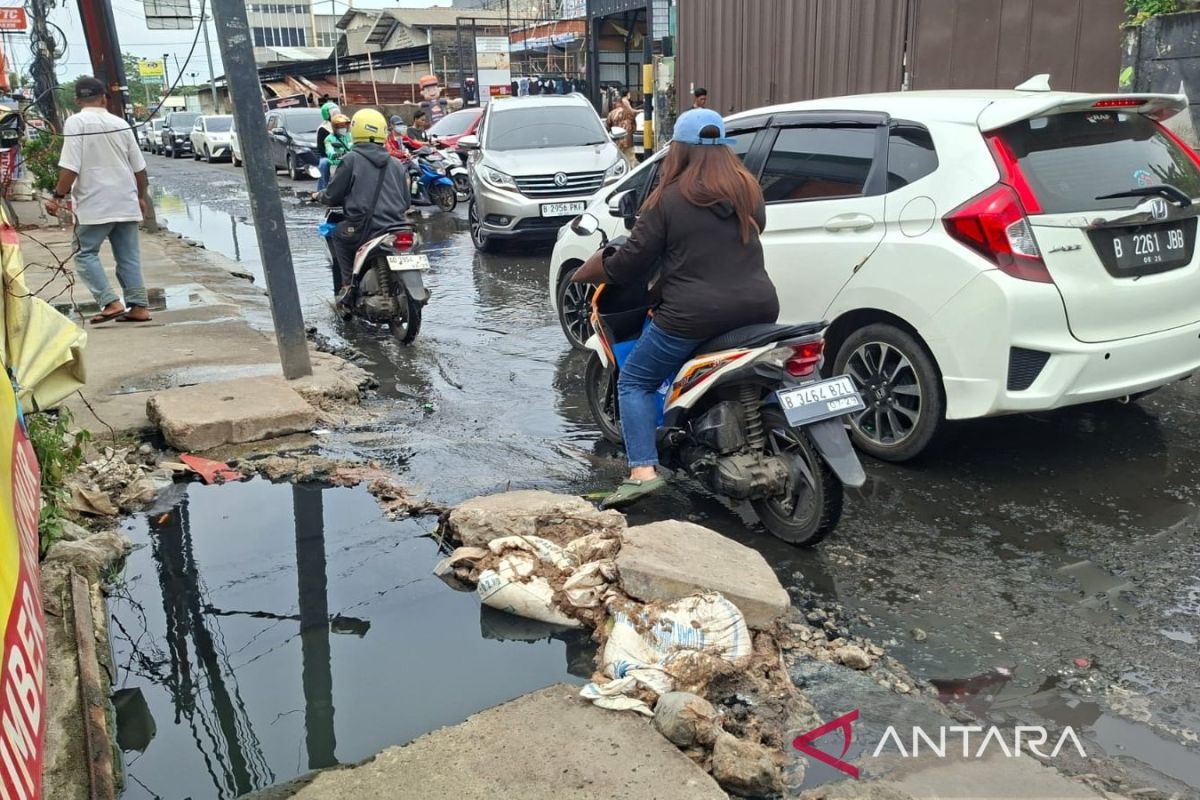 Cegah macet, lubang galian proyek PAM Jaya ditutup selama Lebaran