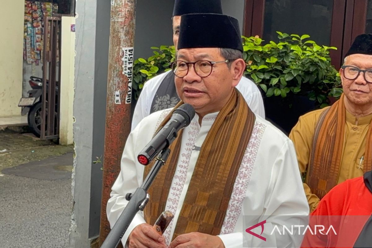 Pramono perintahkan Satpol PP dan OPD berantas stiker QR judol di DKI