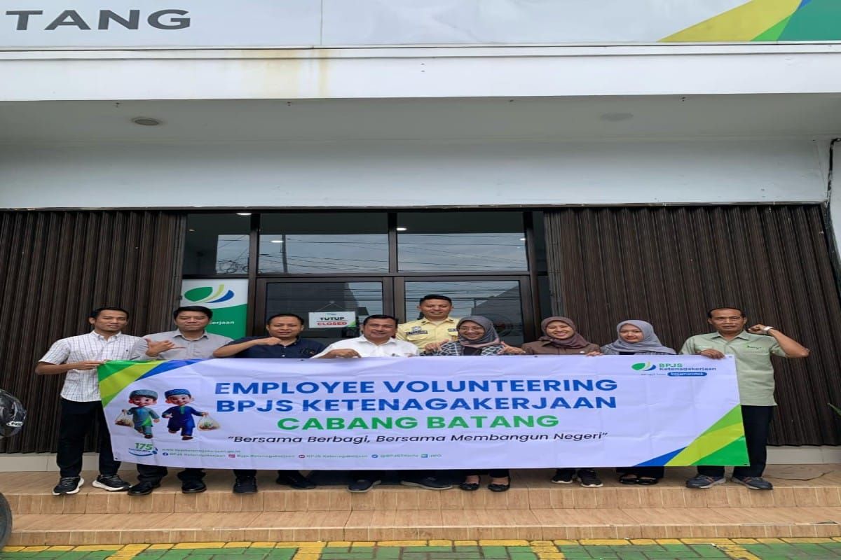 BPJS Batang selenggarakan employee volunteering berbagi takjil masyarakat