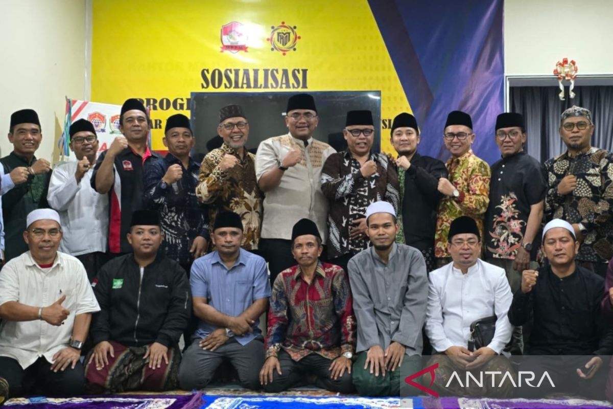 Komunitas Madura di Malaysia gelar iftar, beri santunan anak yatim