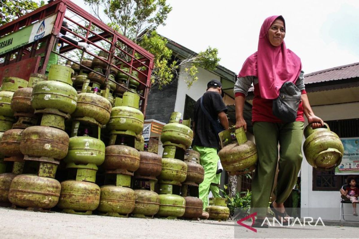 Operasi pasar elpiji tiga kilogram di Palang Raya