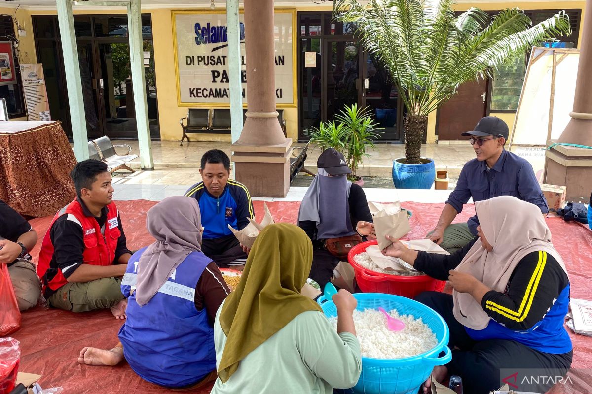Pemkab Situbondo dirikan dapur umum pascabanjir bandang