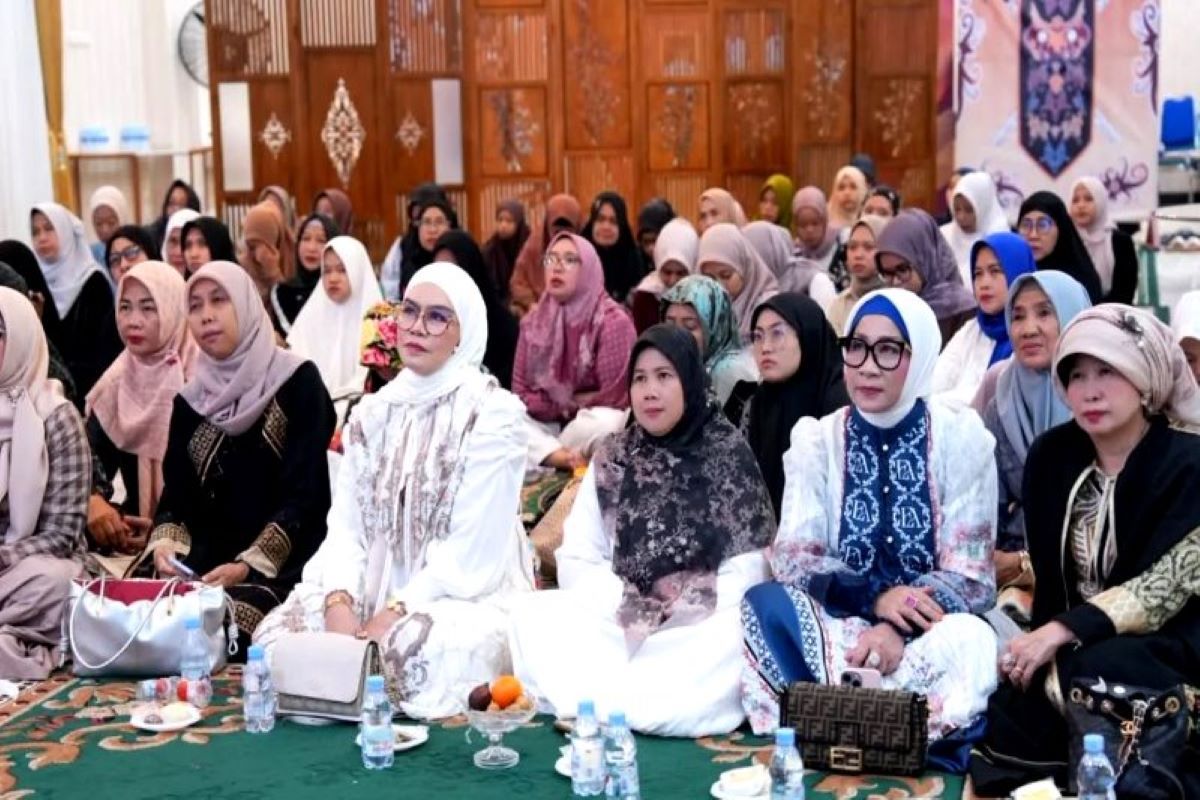 Srikandi DPRD Barut hadiri peringatan Nuzulul Quran di rujab bupati