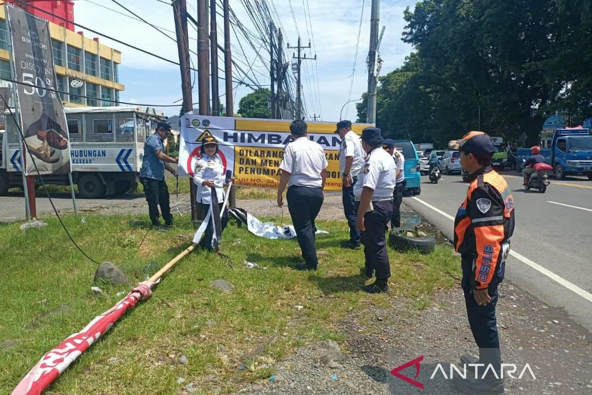 Terminal bayangan di Makassar picu kemacetan