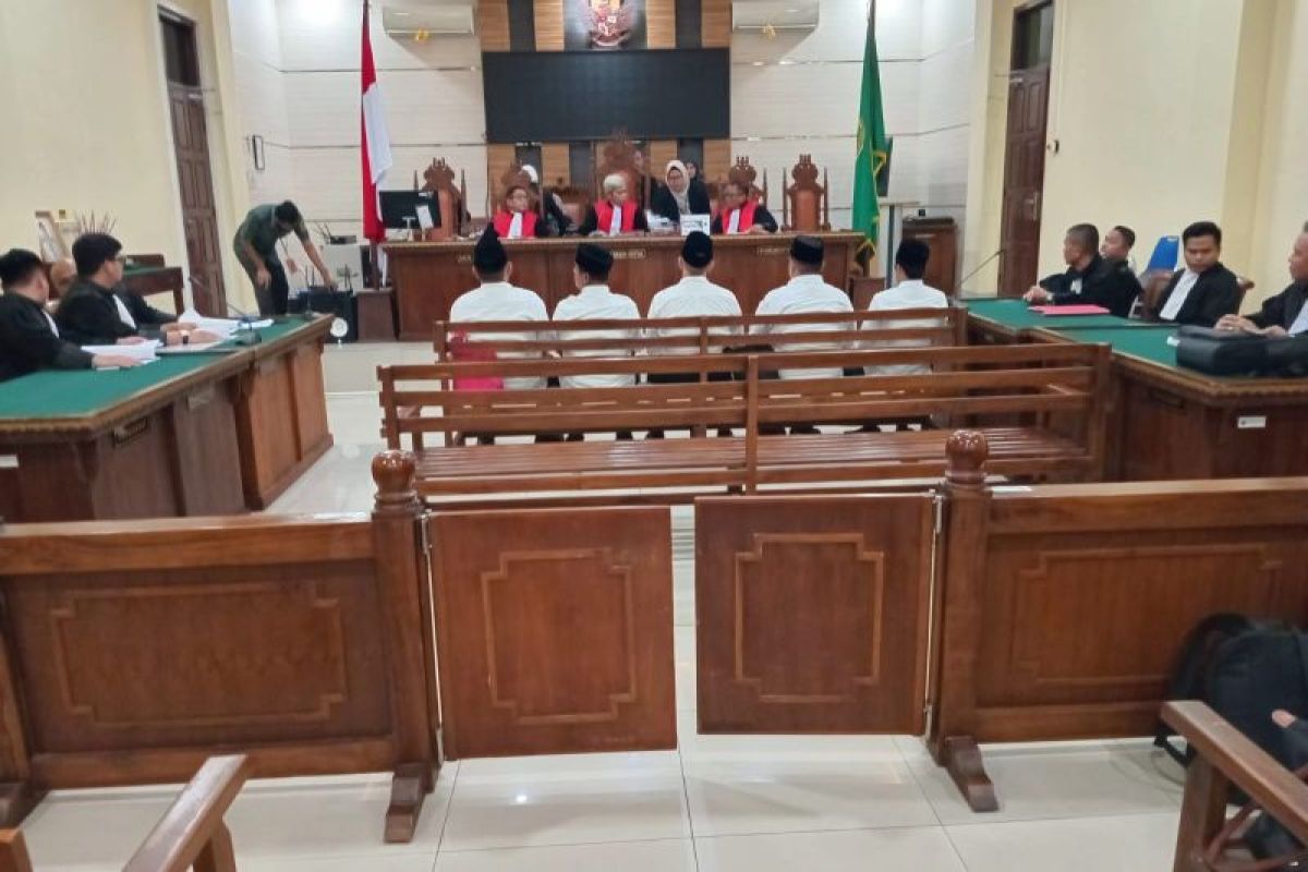 Mantan Bupati Pesawaran didakwa pasal gratifikasi hingga TPPU