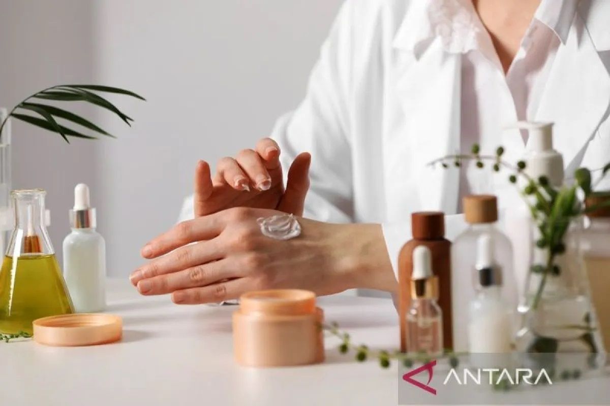 Hyaluronic acid dalam produk skincare bantu jaga kelembapan kulit secara efektif