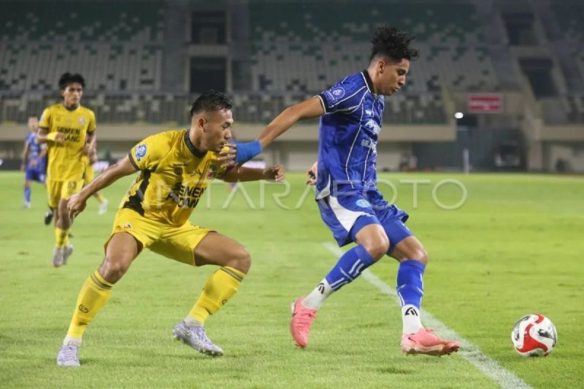 Semen Padang menang atas PSBS