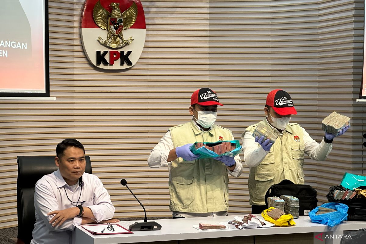 OTT Bupati Rejang Lebong, KPK sita Rp756,8 juta