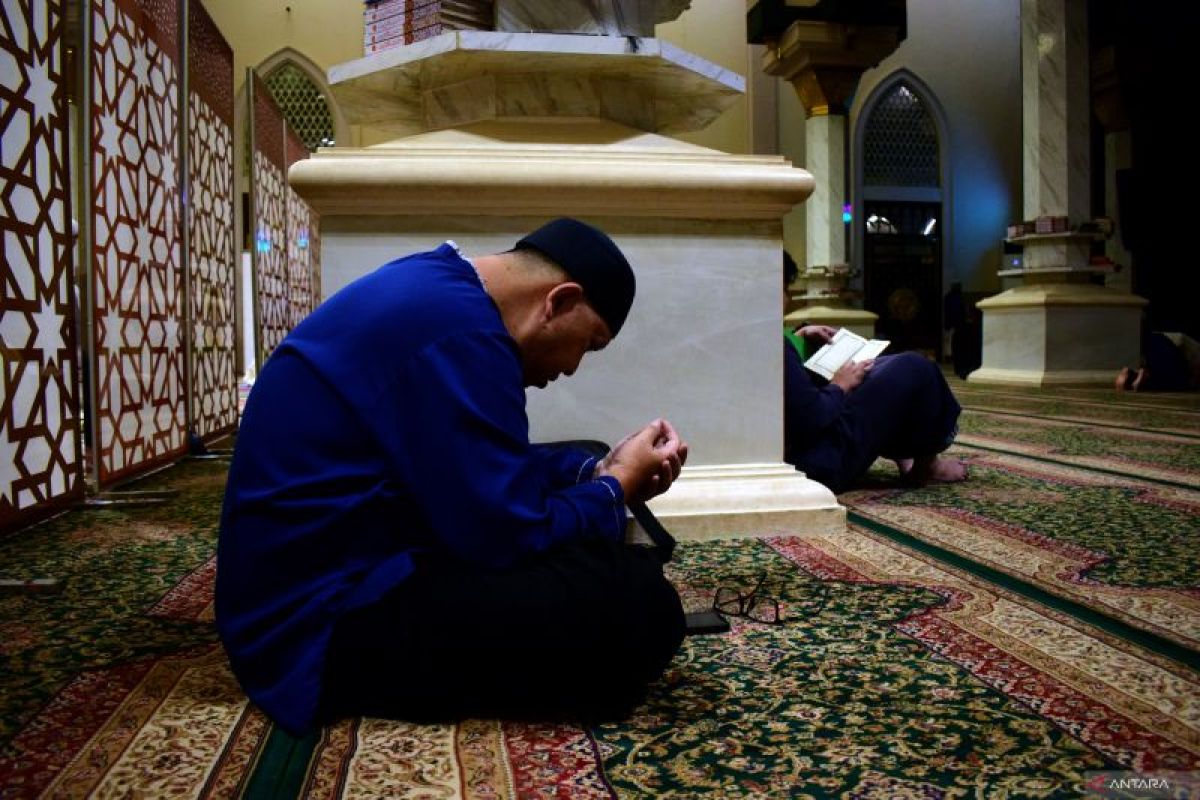 Iktikaf di Masjid Ar Rahman Blitar