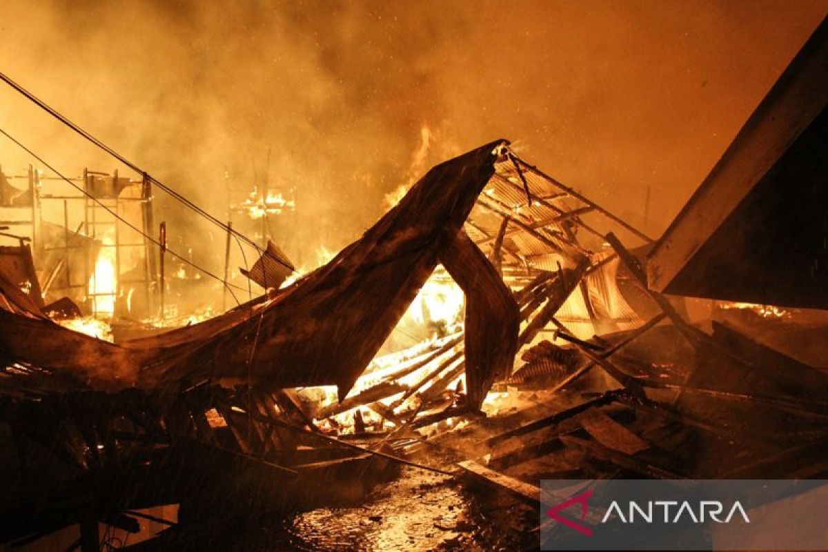 Kebakaran permukiman padat penduduk di Palangka Raya