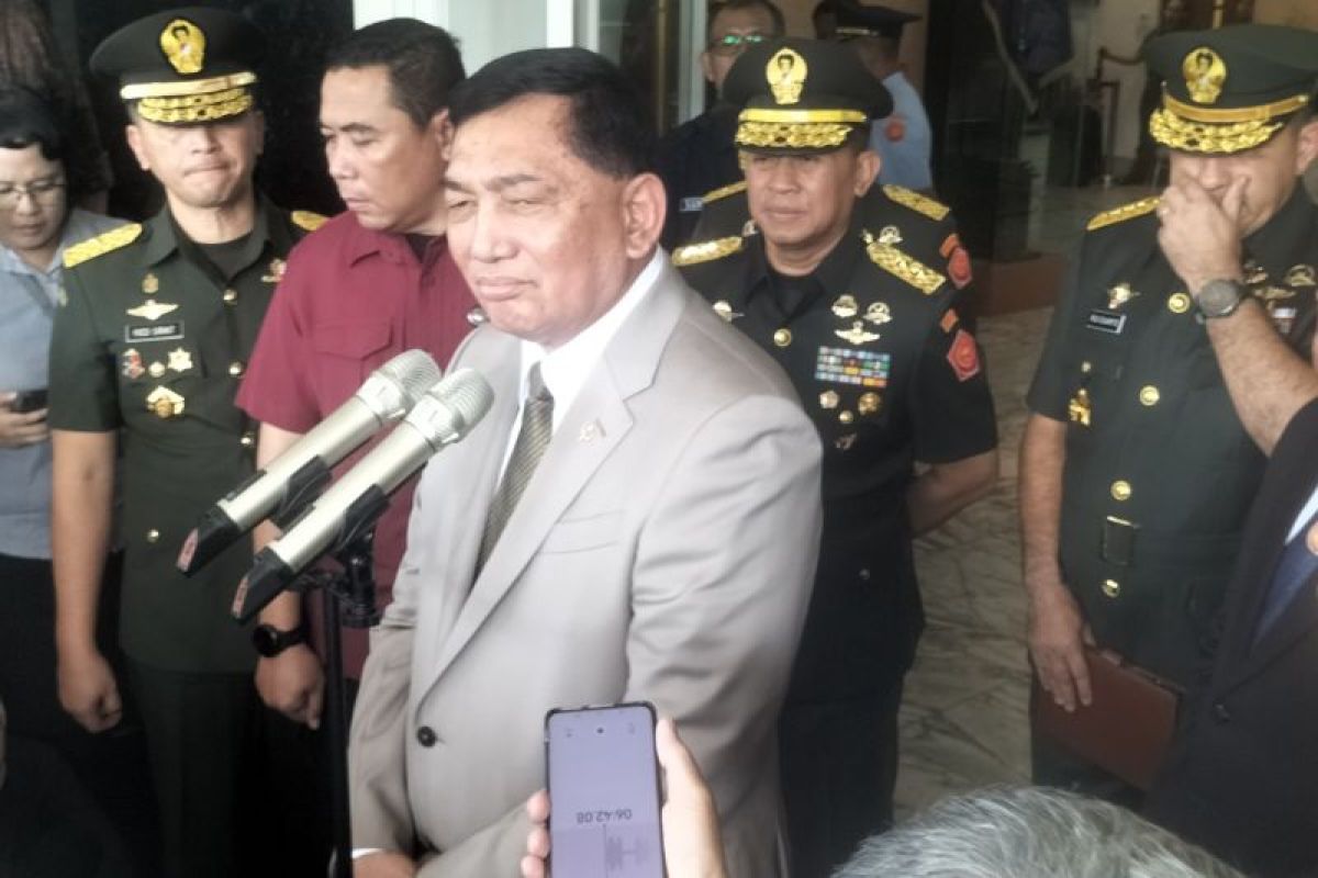 Menhan mengimbau masyarakat tak perlu khawatir akan status siaga satu