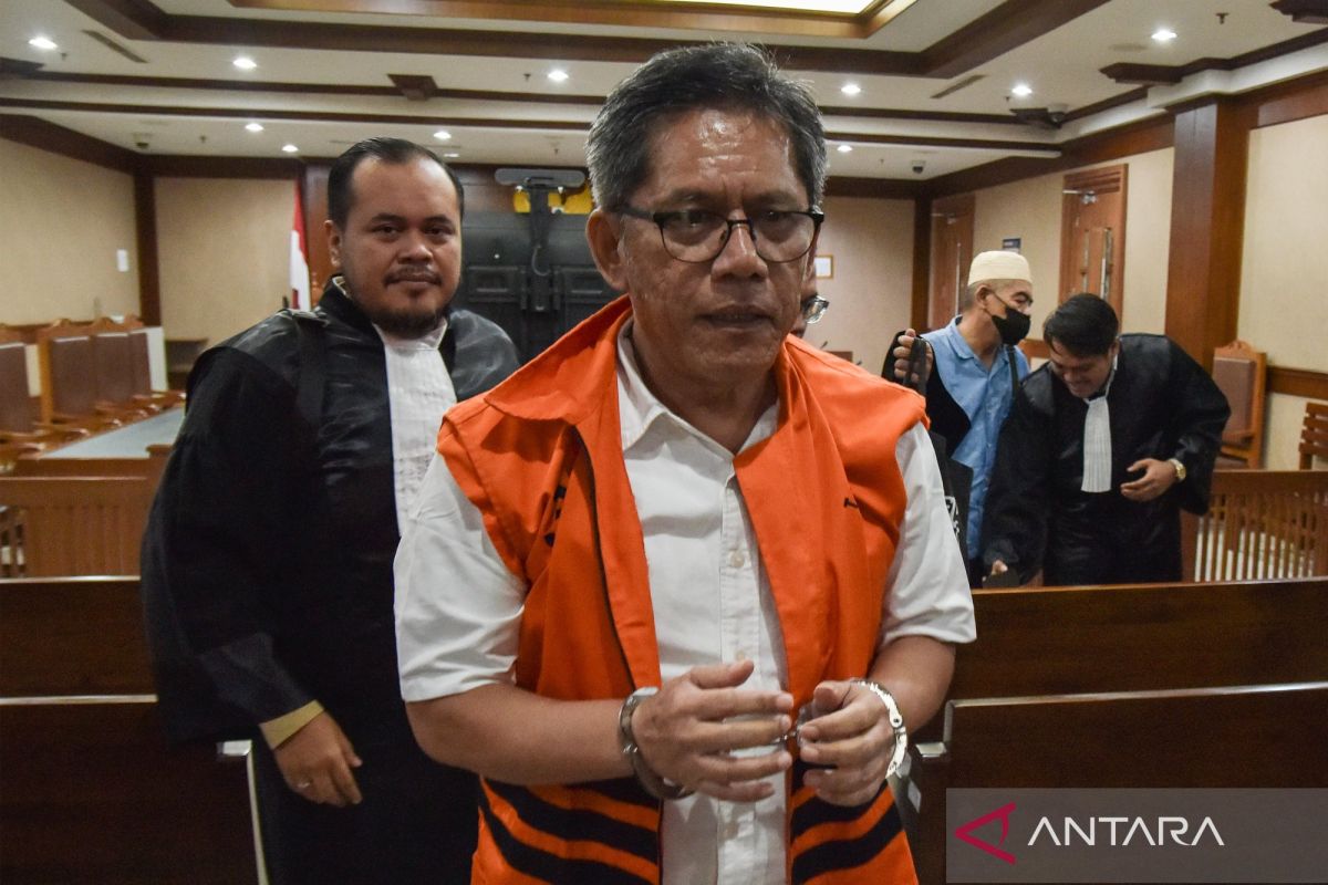 Eks Dirut Inhutani V Dicky Yuana hadapi sidang putusan kasus suap hari ...