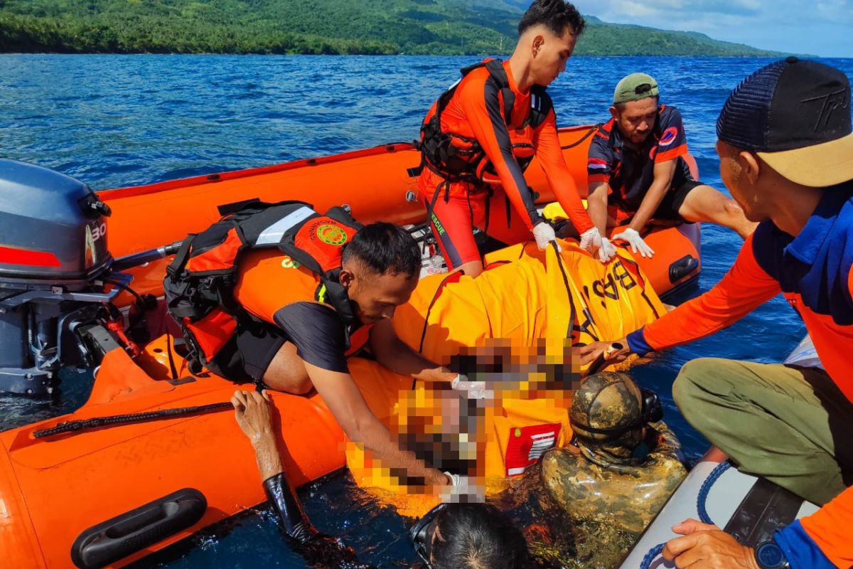 SAR gabungan menemukan korban kedua sampan terbalik di Flores Timur NTT