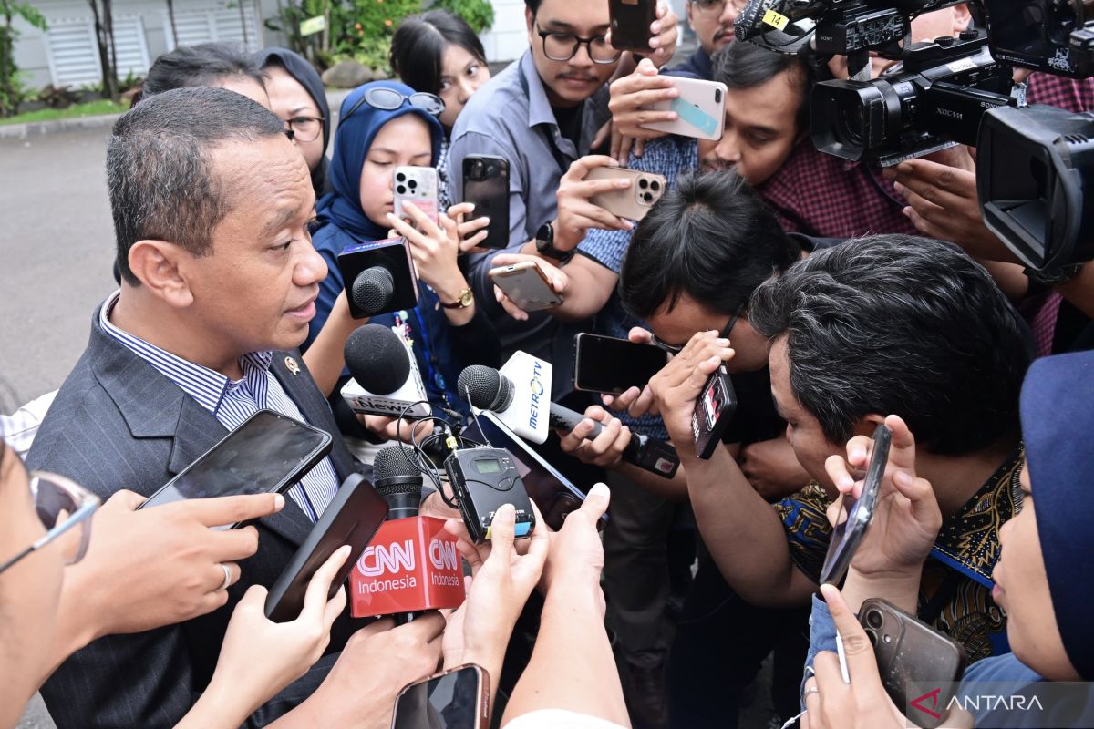 Ancaman krisis minyak, Prabowo perintahkan percepat transisi ke EBT