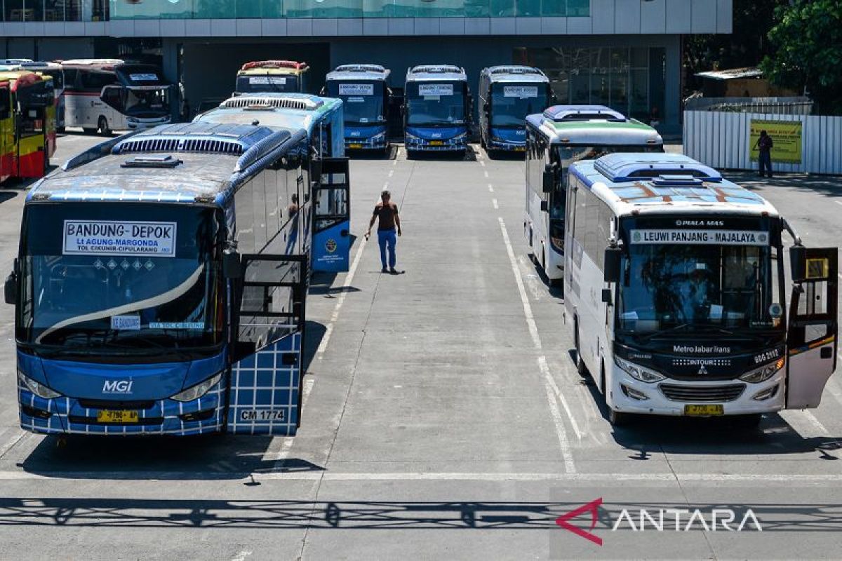 Pemudik di Terminal Leuwipanjang Bandung
