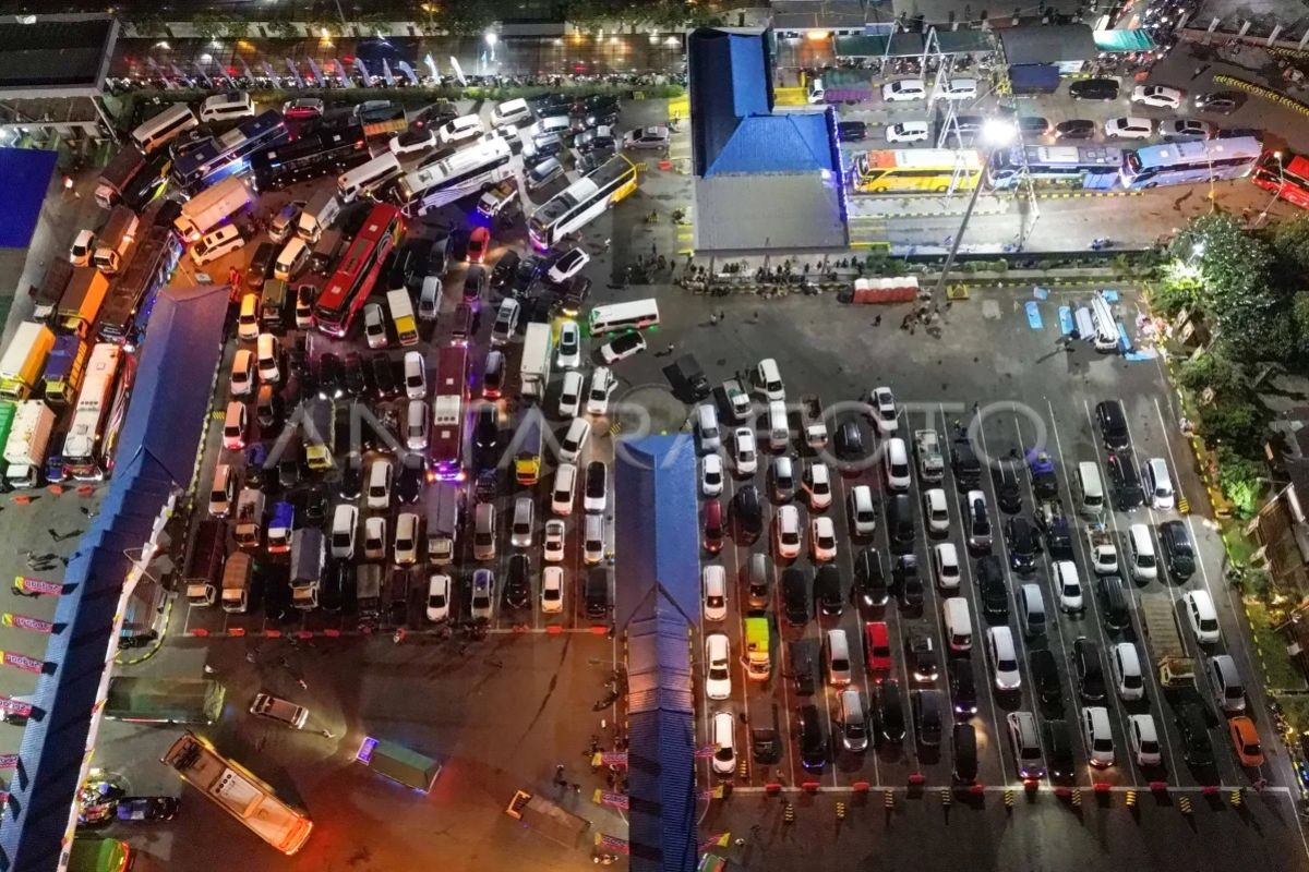 Foto: Arus mudik di Pelabuhan Gilimanuk