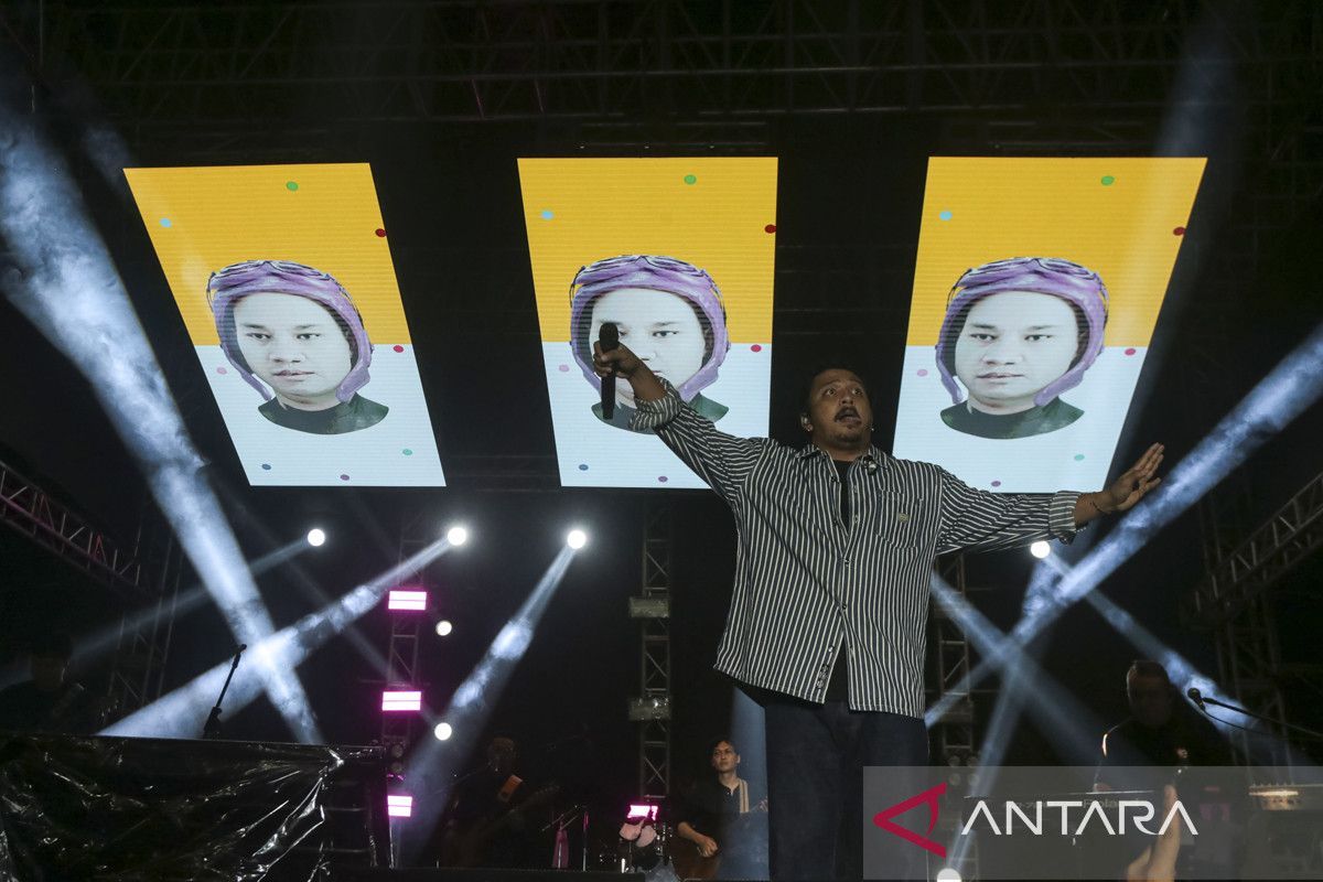 Penampilan Sal Priadi di Kota Serang