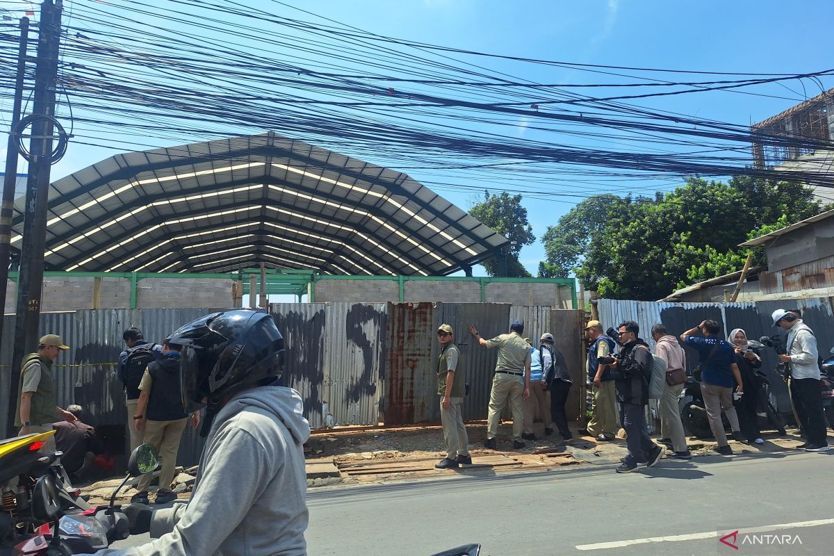 Jaksel peringatkan pengelola padel tak rusak segel dan garis kuning