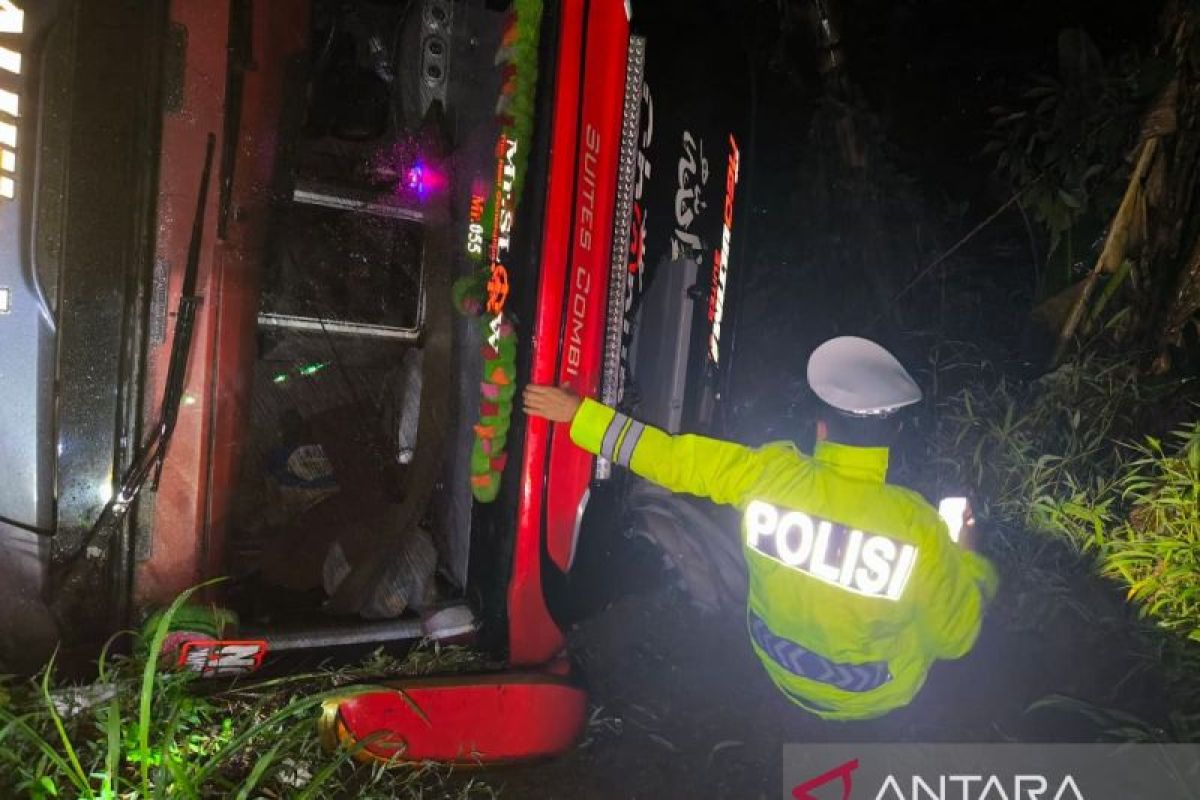 Bus masuk jurang di jalan lintas Lahat, Polda Sumsel dalami penyebab kecelakaan