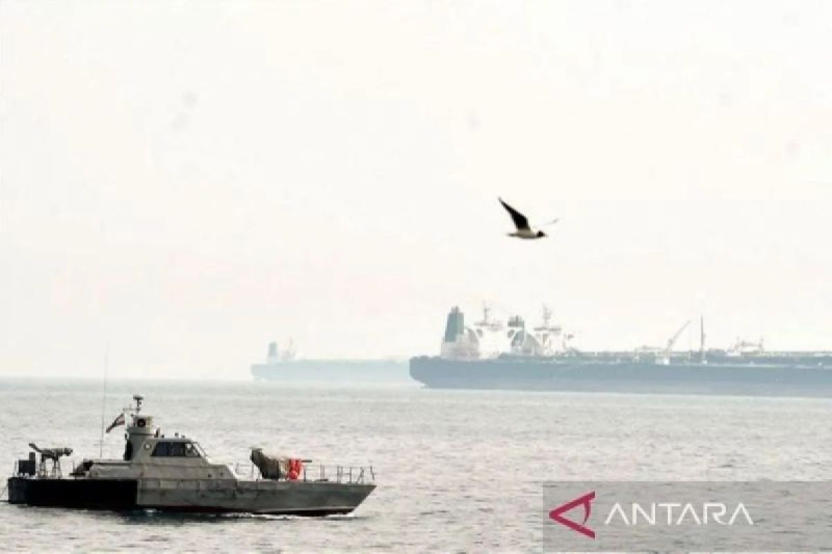 Inggris susun rencana bangun gugus tugas untuk buka Selat Hormuz