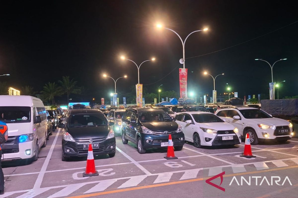 ASDP optimalkan tiket daring guna berantas praktik calo di pelabuhan