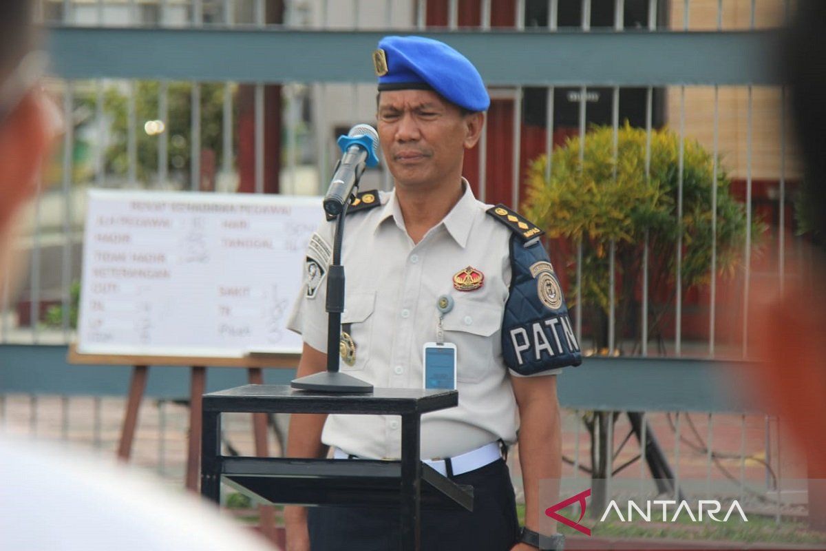 Apel Pagi Lapas Pekanbaru, Kasubag TU Ingatkan Pentingnya Disiplin dan Integritas Petugas