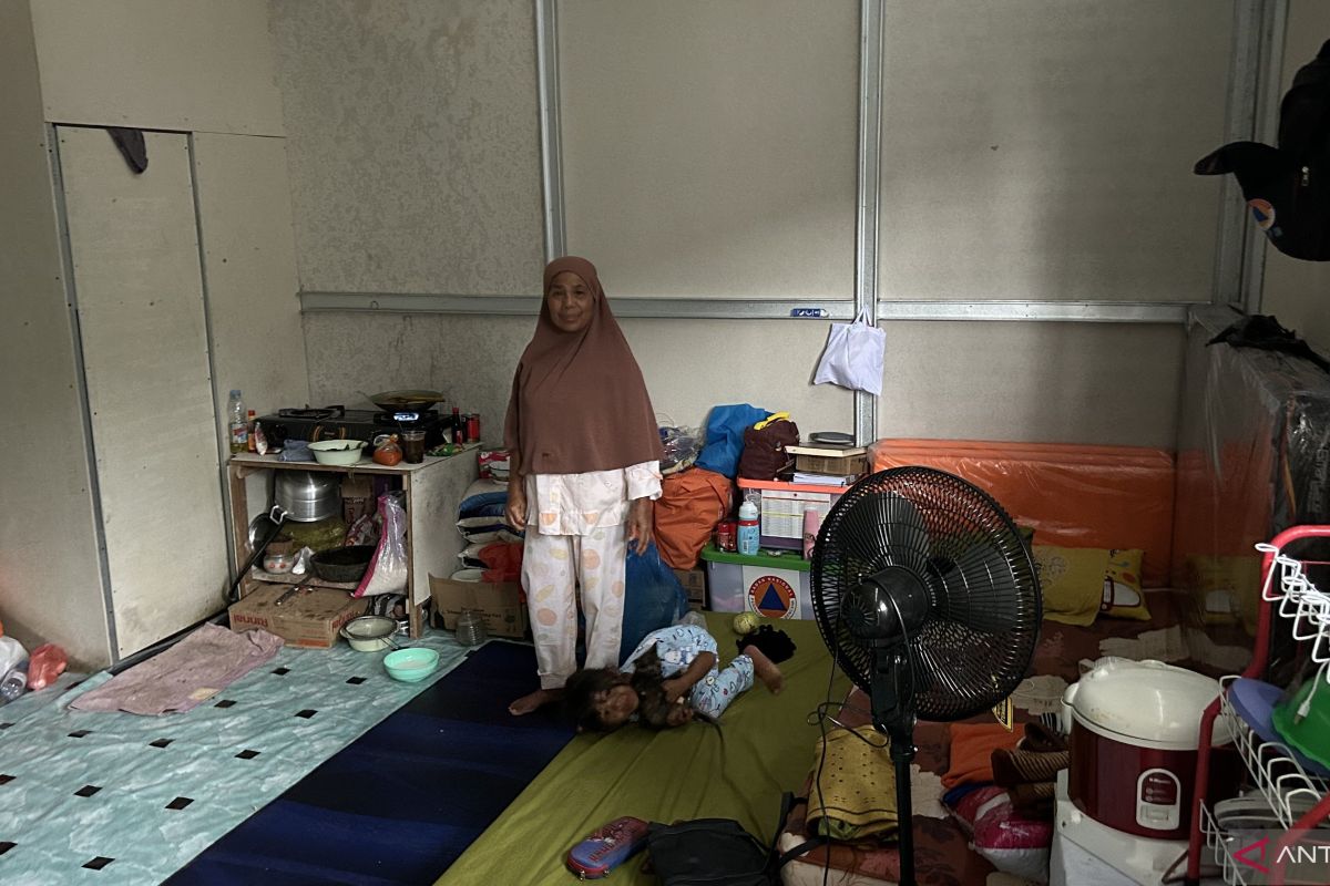 Huni huntara tiga pekan, warga di Malalak Sumbar mulai beradaptasi 