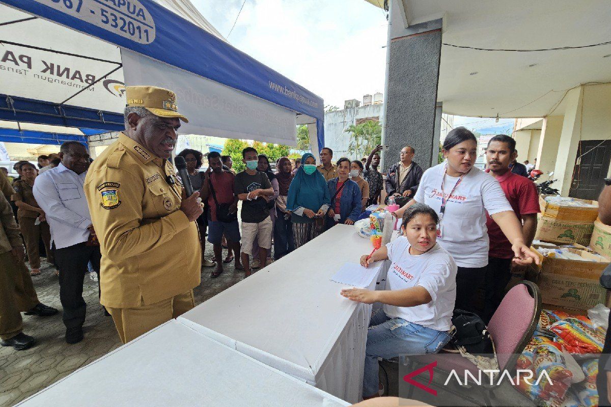 Wali Kota Jayapura sebut pasar murah Bank Papua jaga harga jelang Lebaran