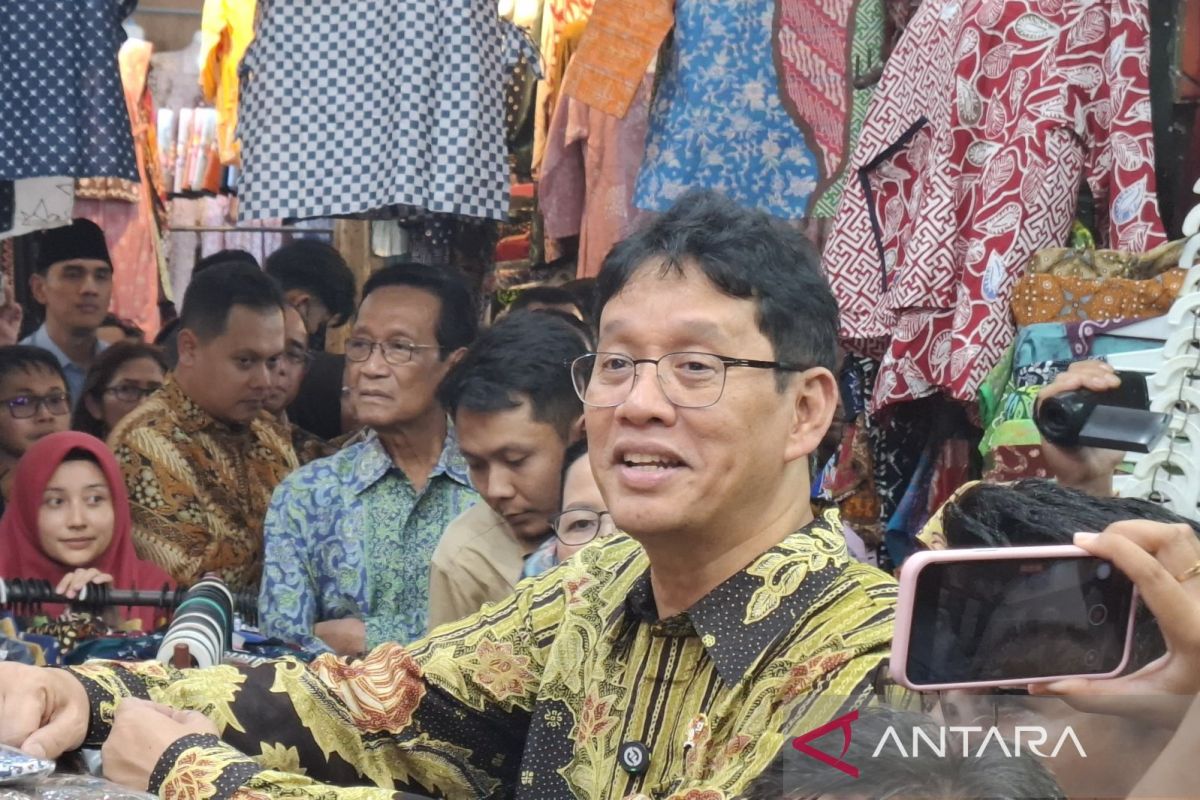 Menkeu tegaskan pasar tradisional tidak mati suri