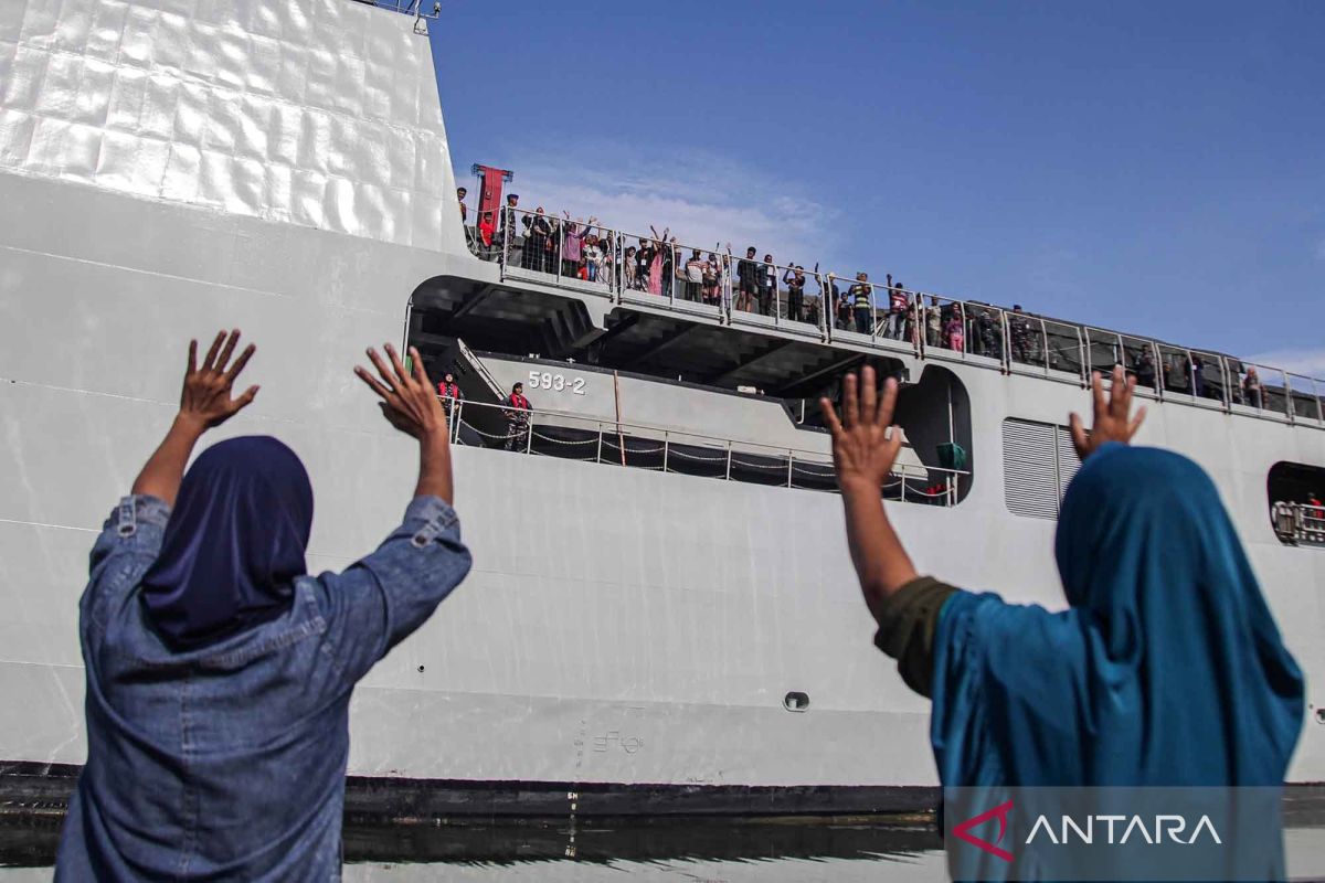 KRI Banda Aceh-593 dikerahkan untuk angkut ribuan pemudik dari Jakarta secara gratis