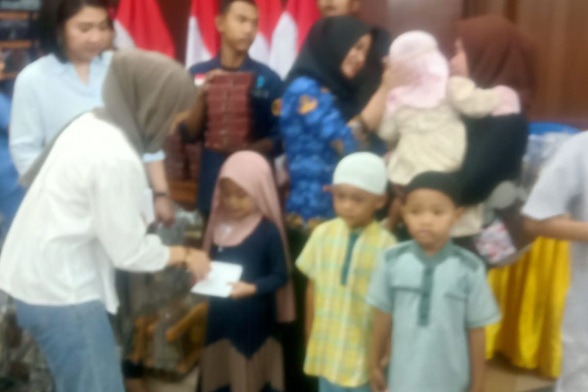 Blueray Cargorayakan kiprah 24 tahun berbagi dengan anak yatim