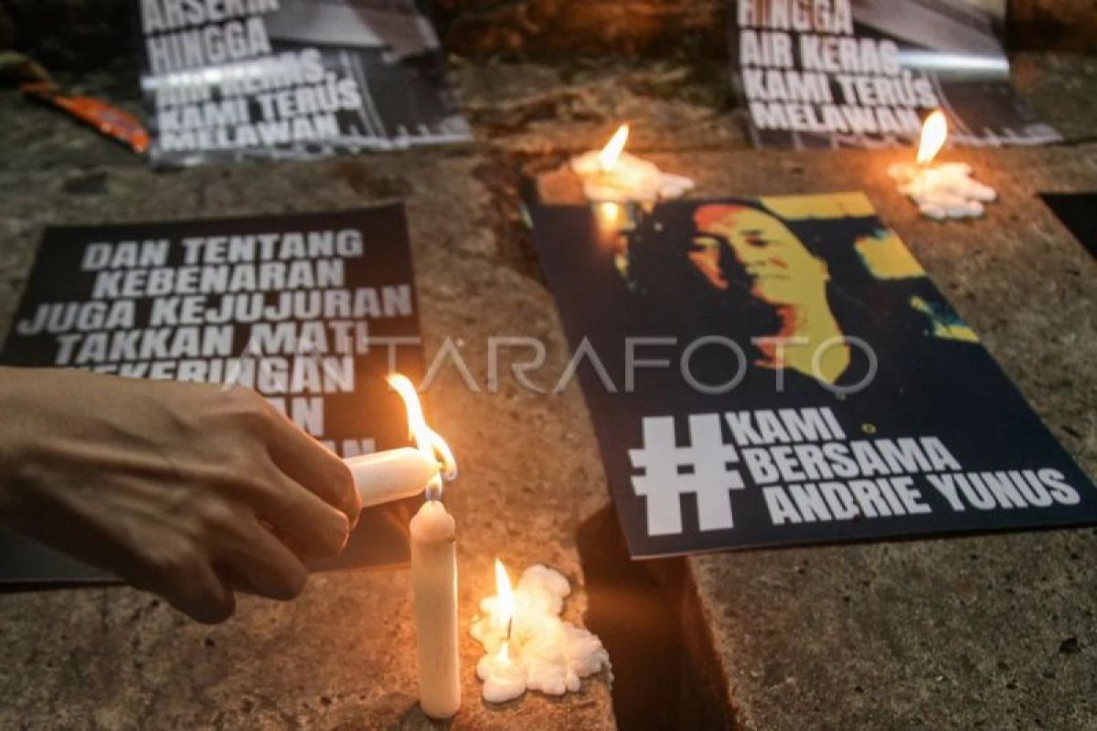Foto: Aksi dukungan Andrie Yunus di depan Komnas HAM