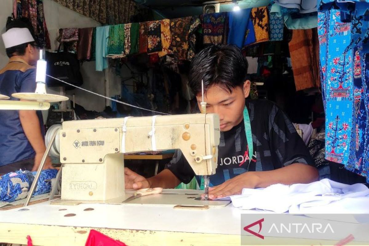 Jasa permak pakaian di Sampit diserbu warga jelang Lebaran