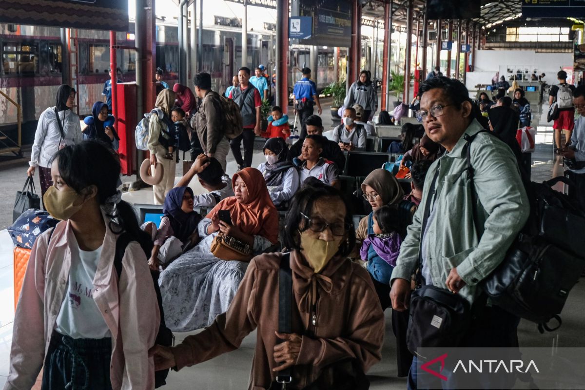 Indonesia's PT KAI sells 734,000 train tickets during Eid travel rush