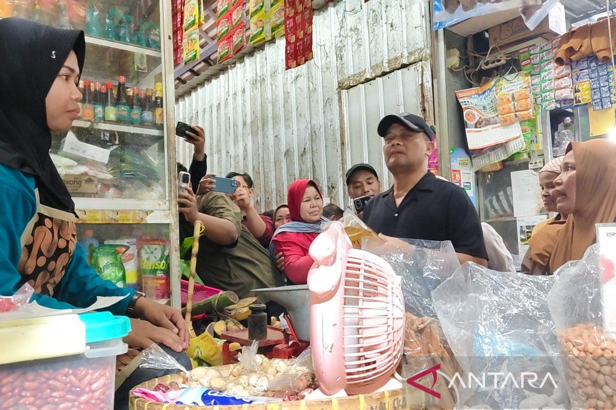 Gubernur Jateng cek harga di Pasar Gede jelang Lebaran