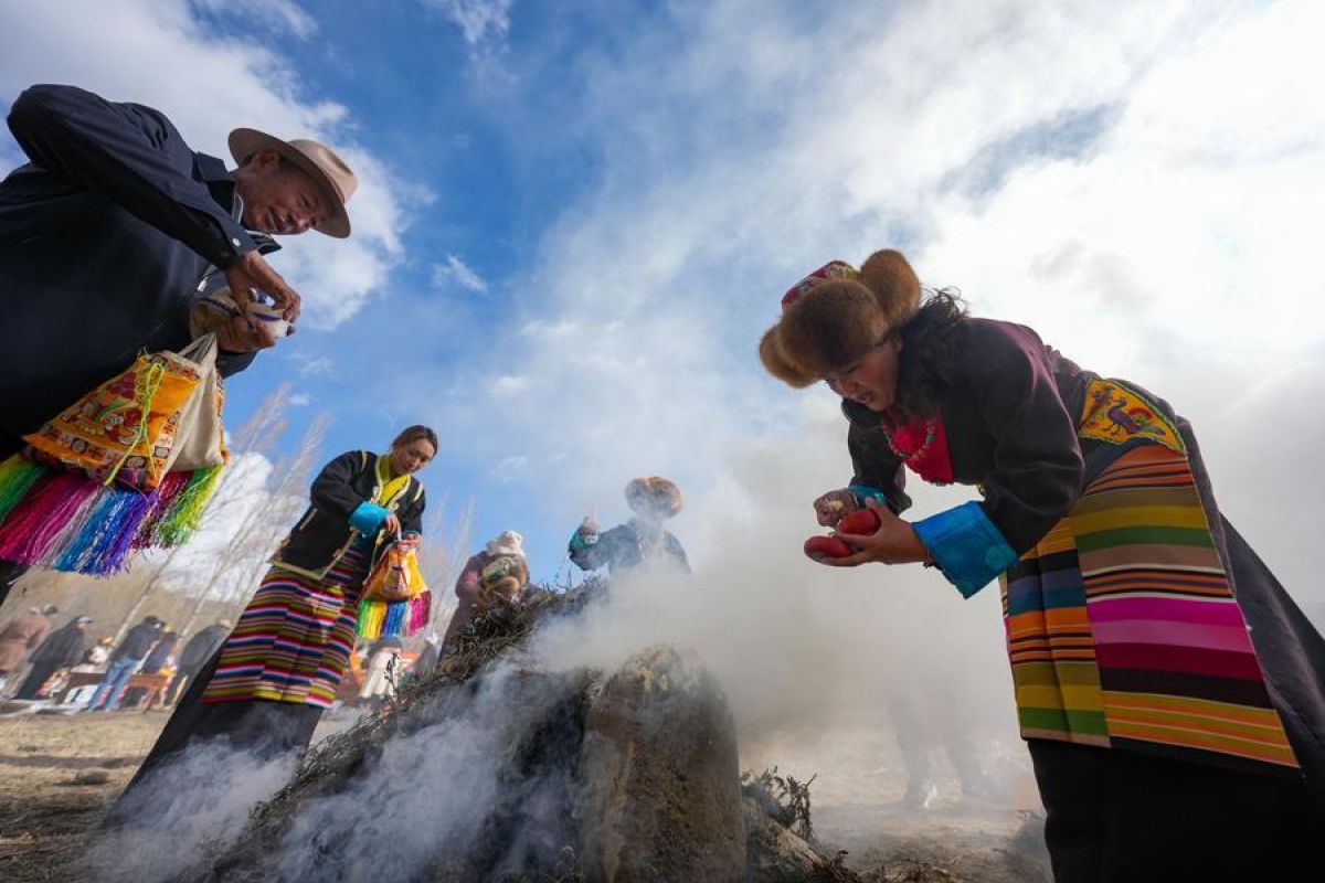 Kemeriahan upacara dimulainya pertanian musim semi di Xizang