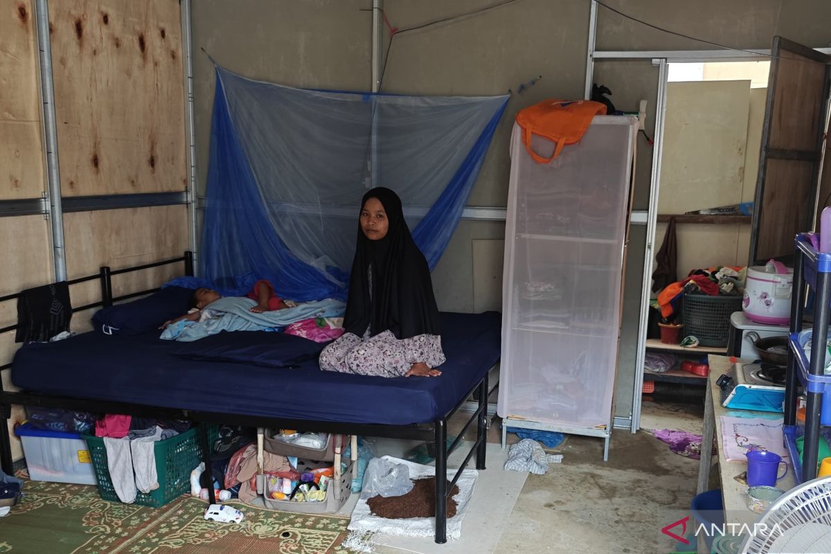 Tak ingin andalkan bantuan, ibu muda di Gayo Lues jadi buruh tani kopi